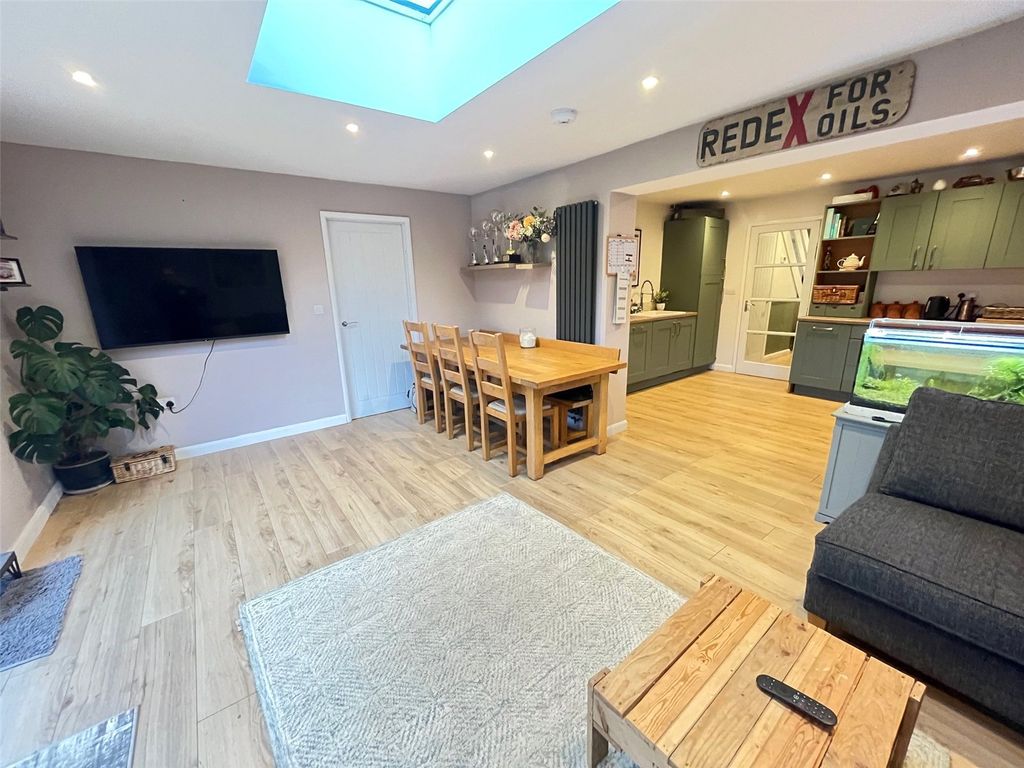 Property photo 3 of 33 Picture No. 31