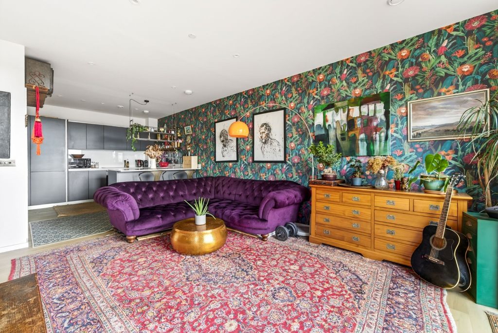 Property photo 2 of 22 3717133