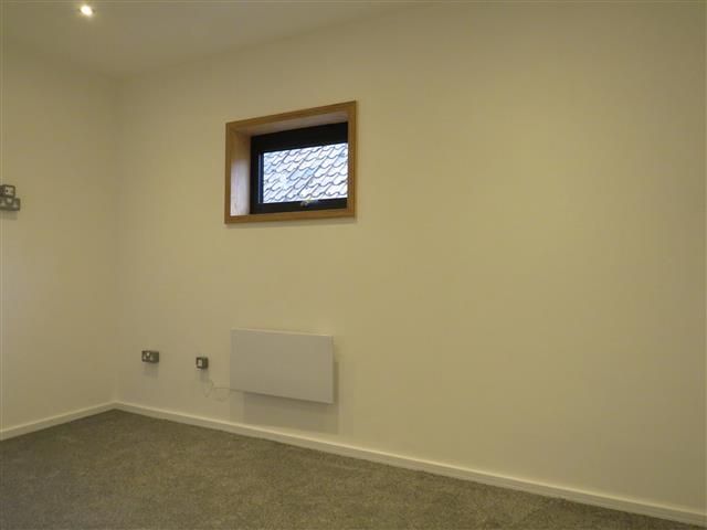 Property photo 3 of 6 Bedroom 1