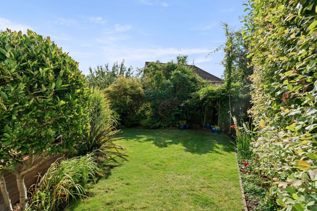 Property photo 3 of 15 Garden