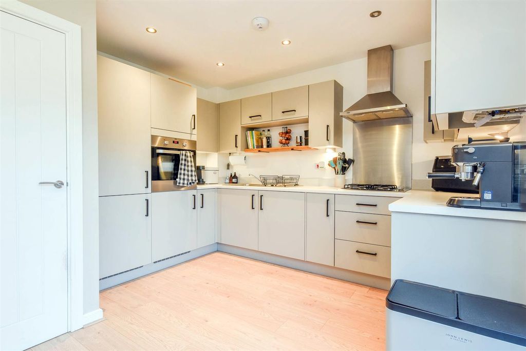 Property photo 3 of 22 Kitchen/Diner