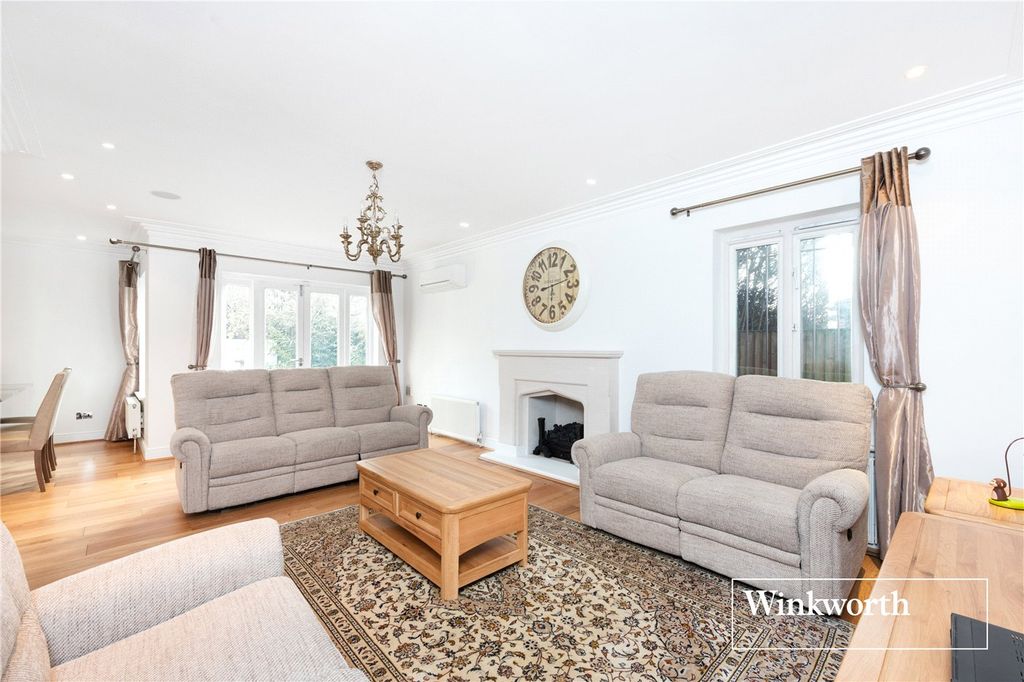 Property photo 3 of 21 Picture No. 06