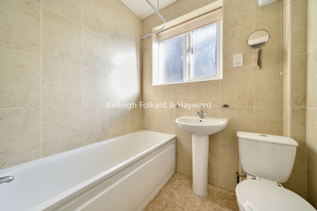 Property photo 3 of 8 183024B7-d623-439A-9
