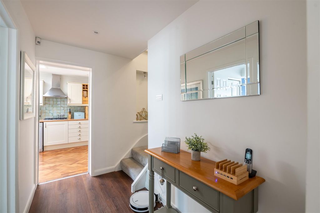 Property photo 3 of 34 Tenbury Internals-15.Jpg