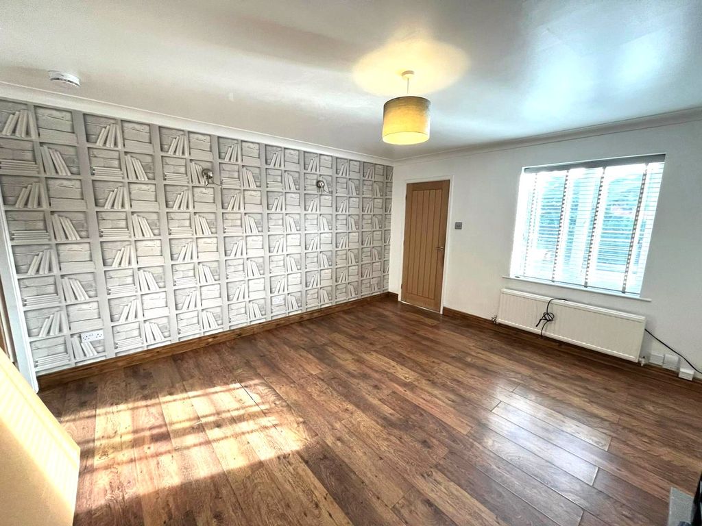 Property photo 2 of 10 Picture No. 01