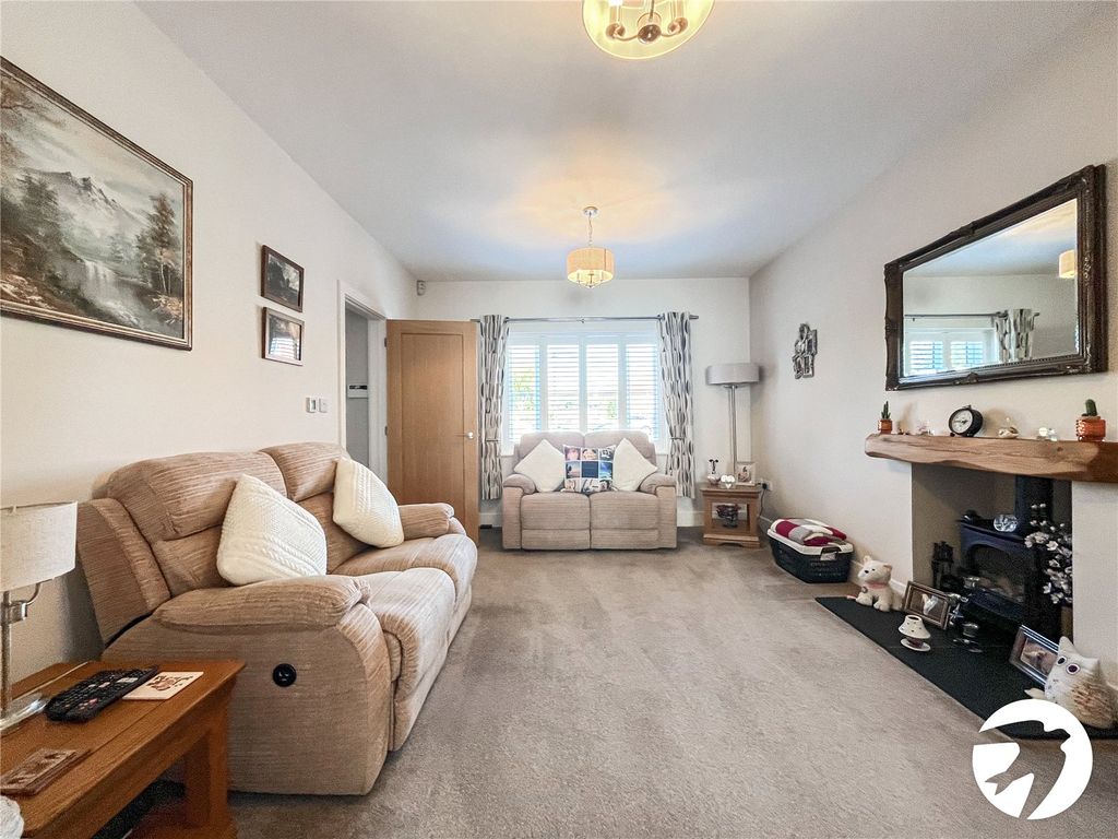 Property photo 2 of 29 Picture No. 12