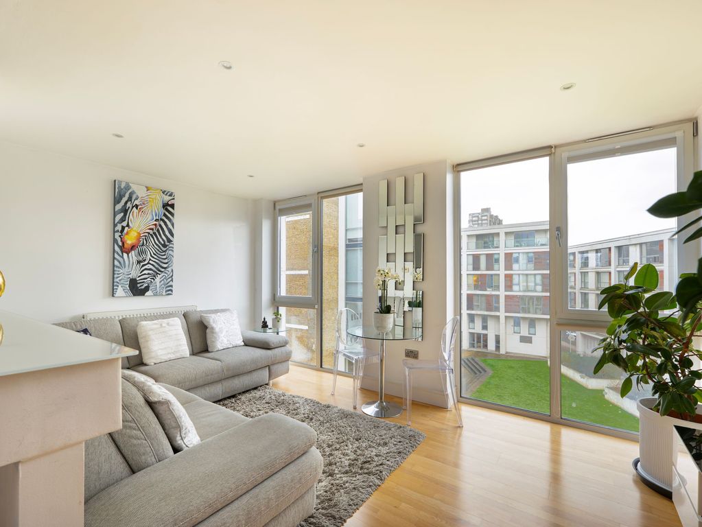 Property photo 1 of 9 Living Room