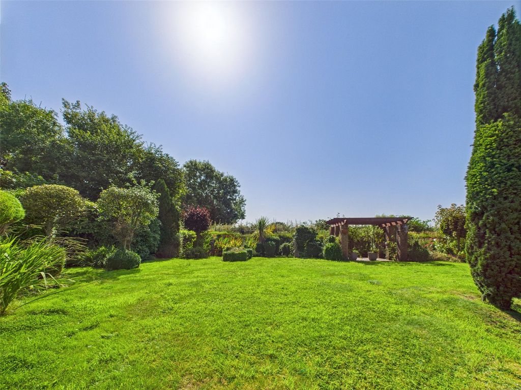 Property photo 2 of 31 Picture No. 32