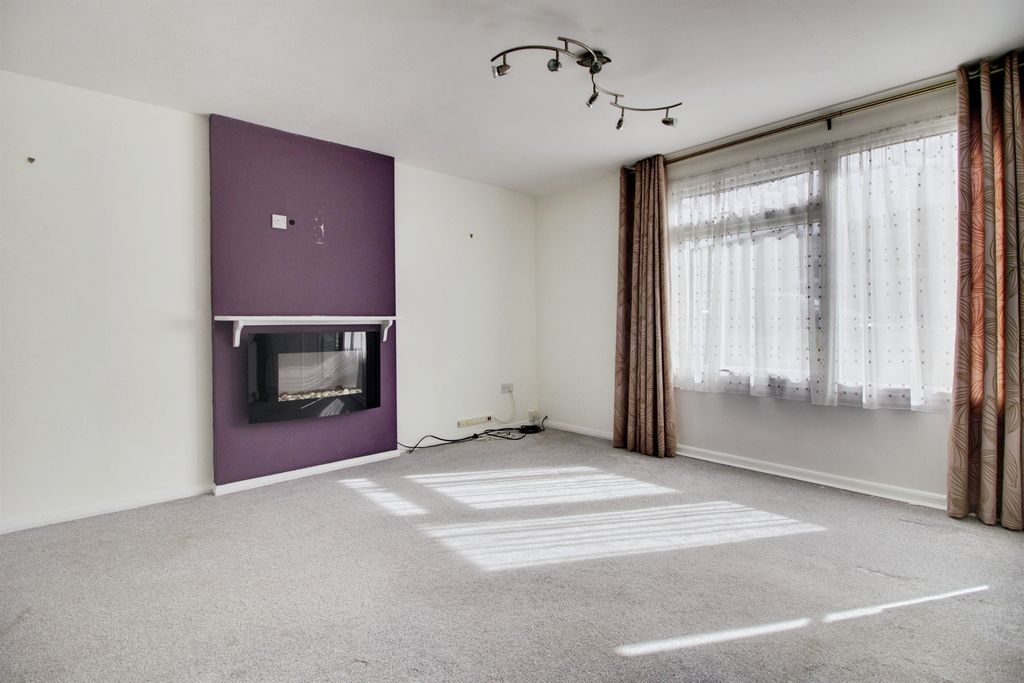 Property photo 2 of 23