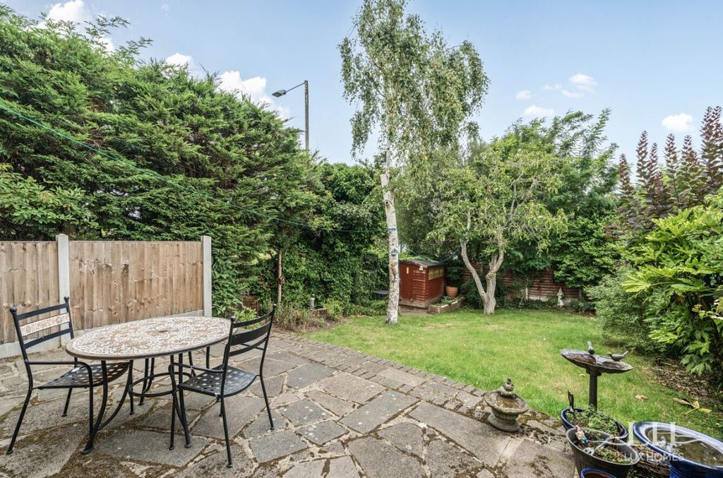 Property photo 2 of 20