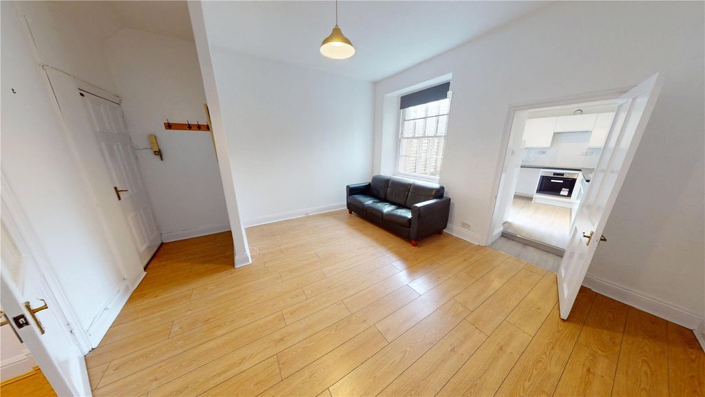 Property photo 3 of 7 Picture No. 09