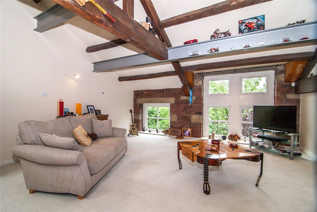 2 bed flat for salePark School Mews, Lime Street, Bingley, West Yorkshire BD16 photo 4