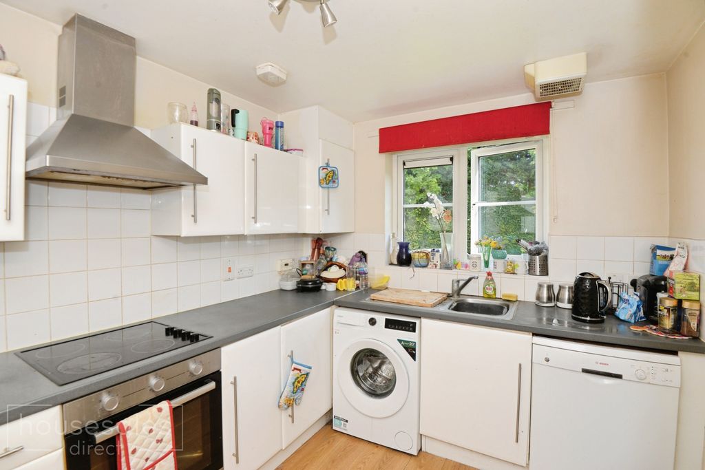 Property photo 3 of 10