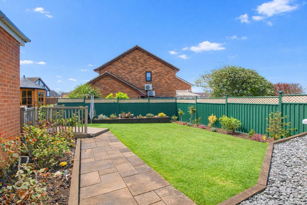 Property photo 3 of 16 0F32668c-2Bcb-4d13-A4A3-764Effa3Bc16.Png