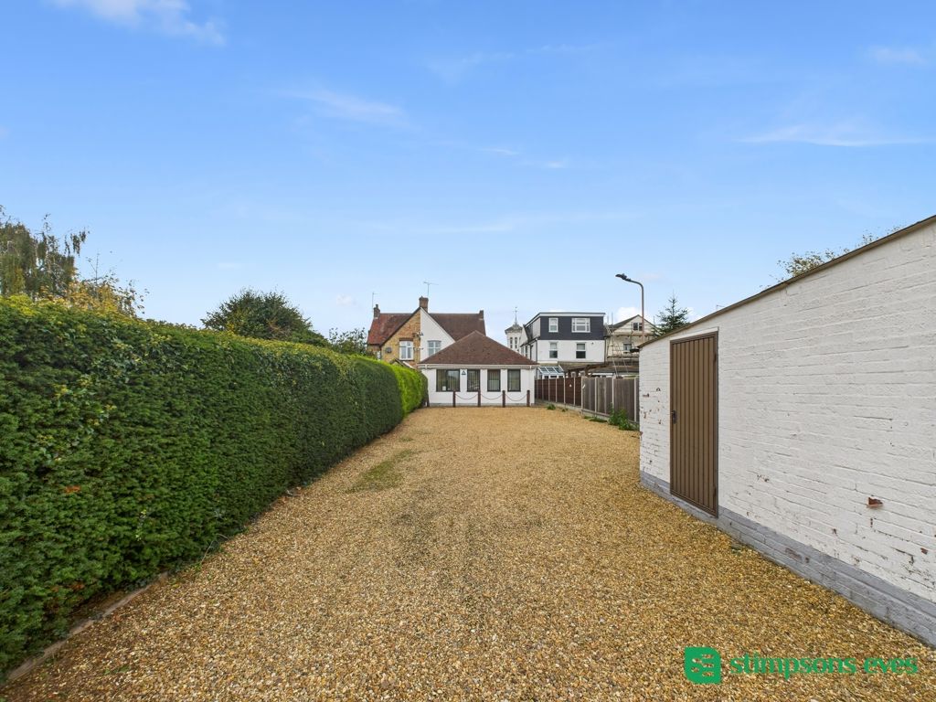 Property photo 3 of 9 Photo 9