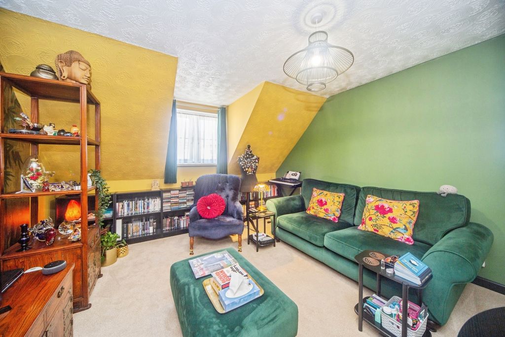 Property photo 2 of 16 Pbox-Img.Jpg