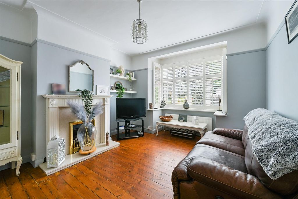 Property photo 3 of 23 Parsonfield Road, 24 - (15).Jpg