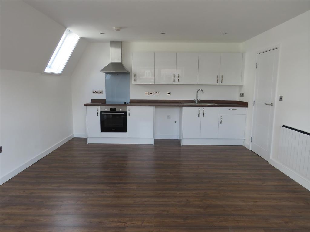 Property photo 1 of 7 Kitchen