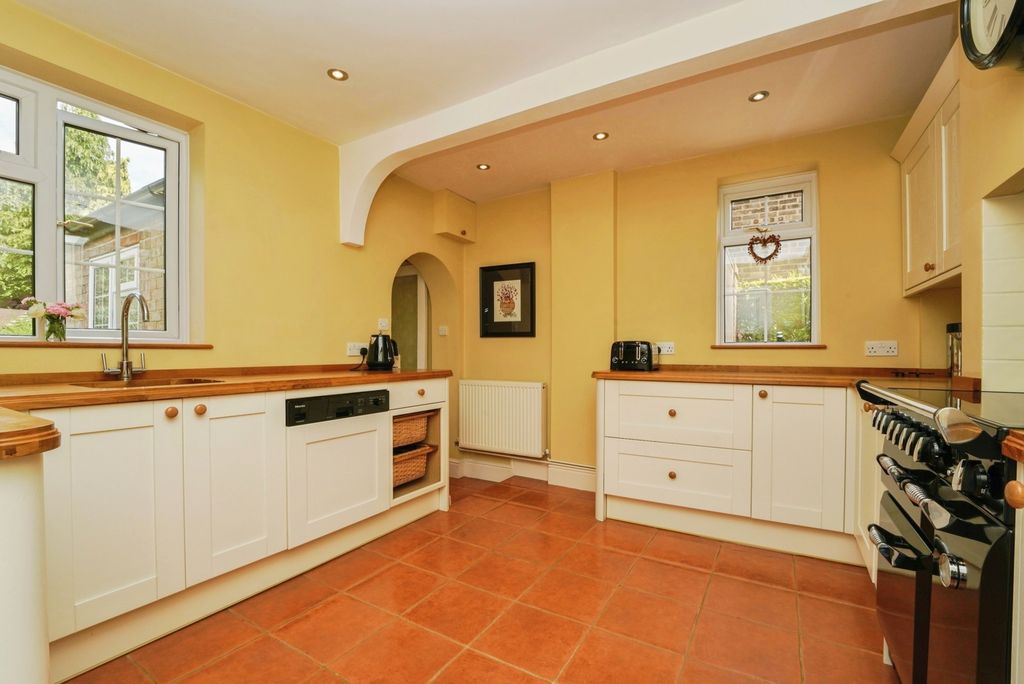 Property photo 2 of 17 Photo