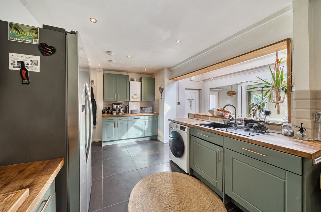 Property photo 2 of 17 Kitchen