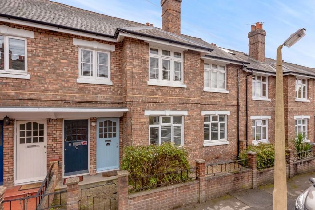 Property photo 1 of 11