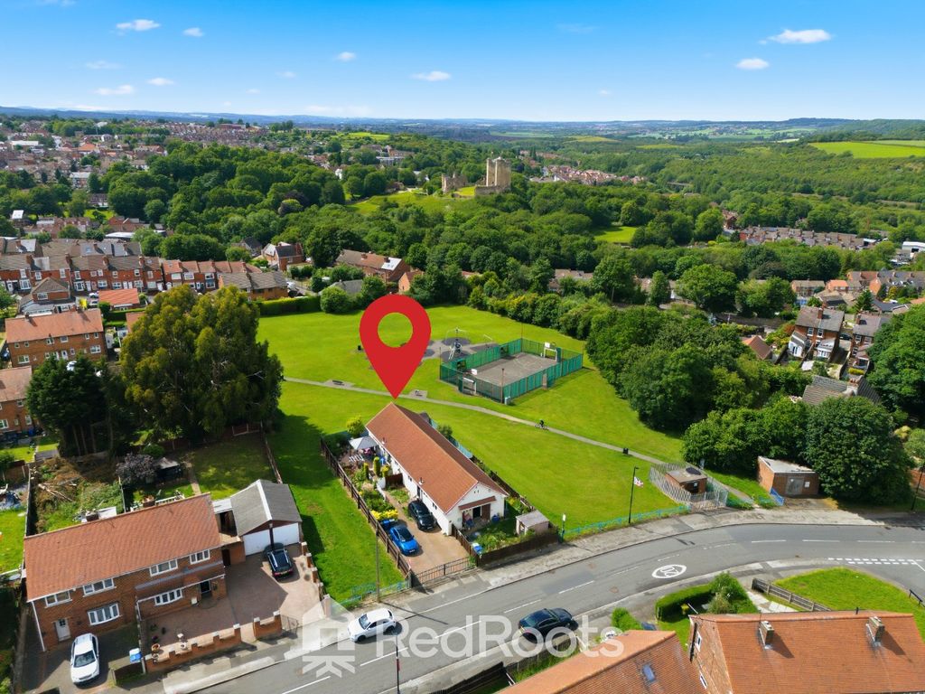 Property photo 2 of 23 5213802