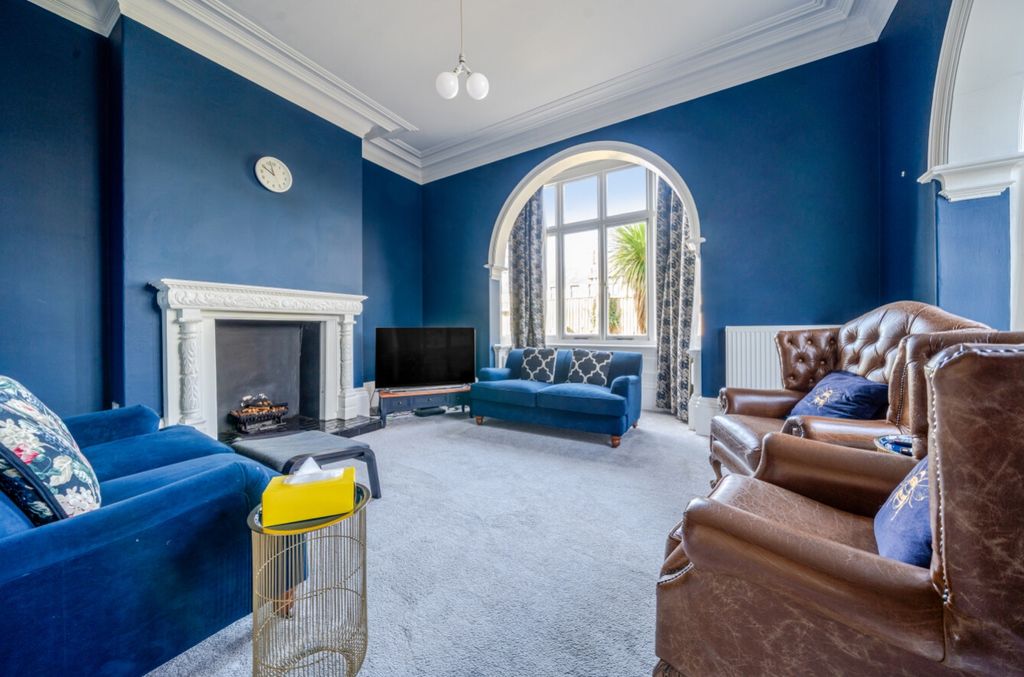 Property photo 3 of 25 1263064 (2)