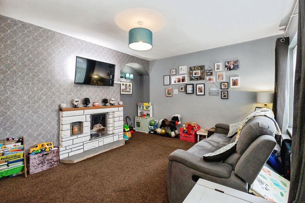 Property photo 3 of 24 Pbox-Img.Jpg