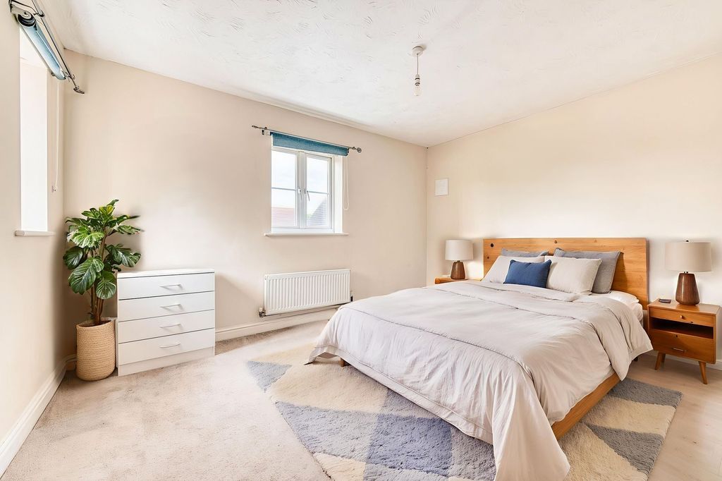 Property photo 3 of 23