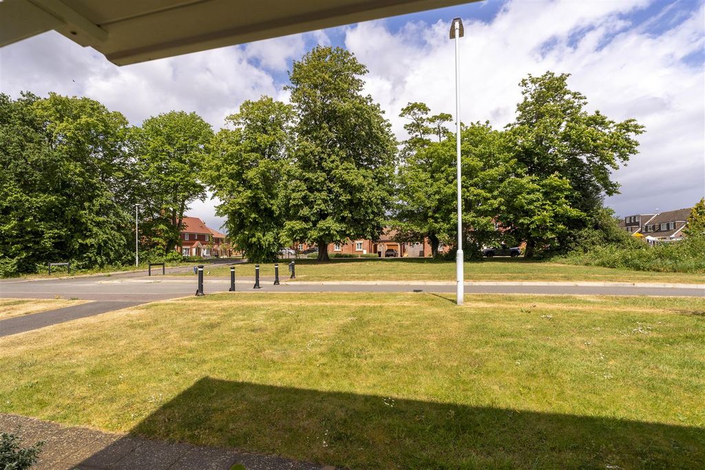 Property photo 1 of 42 For Sale By Aspire Residential | Cherwell Road