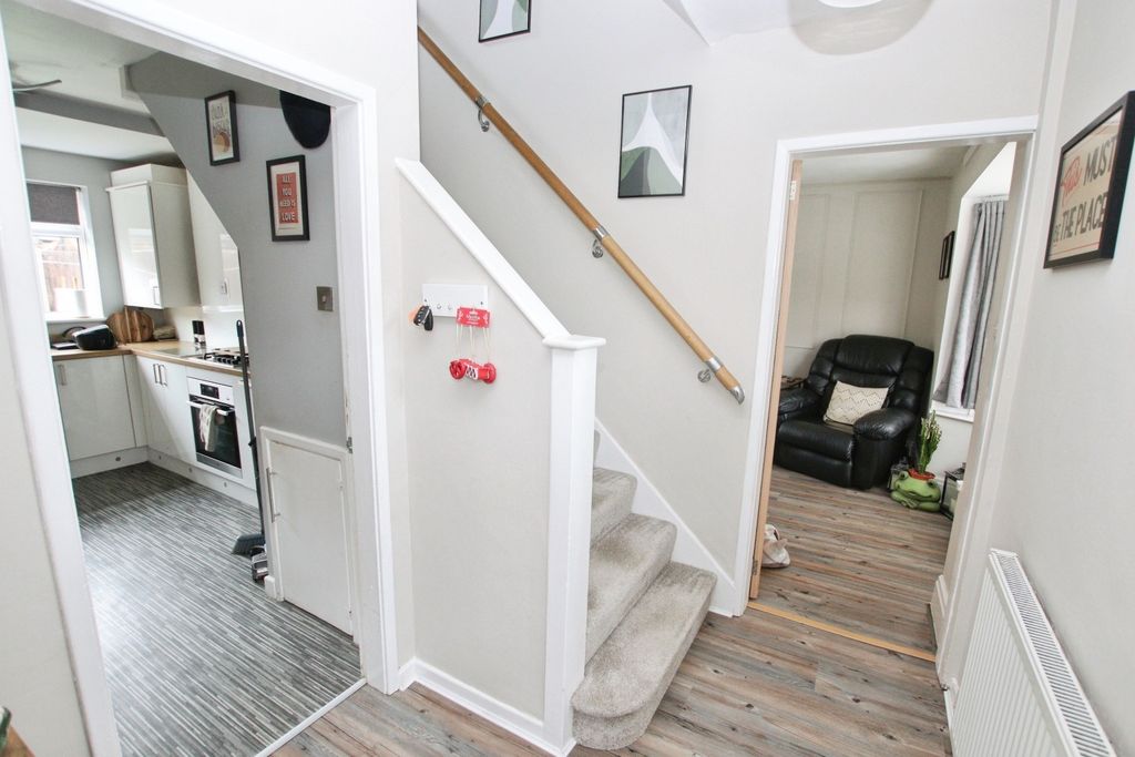 Property photo 3 of 13 4542473