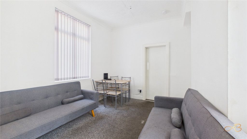 Property photo 1 of 8 Picture No. 17