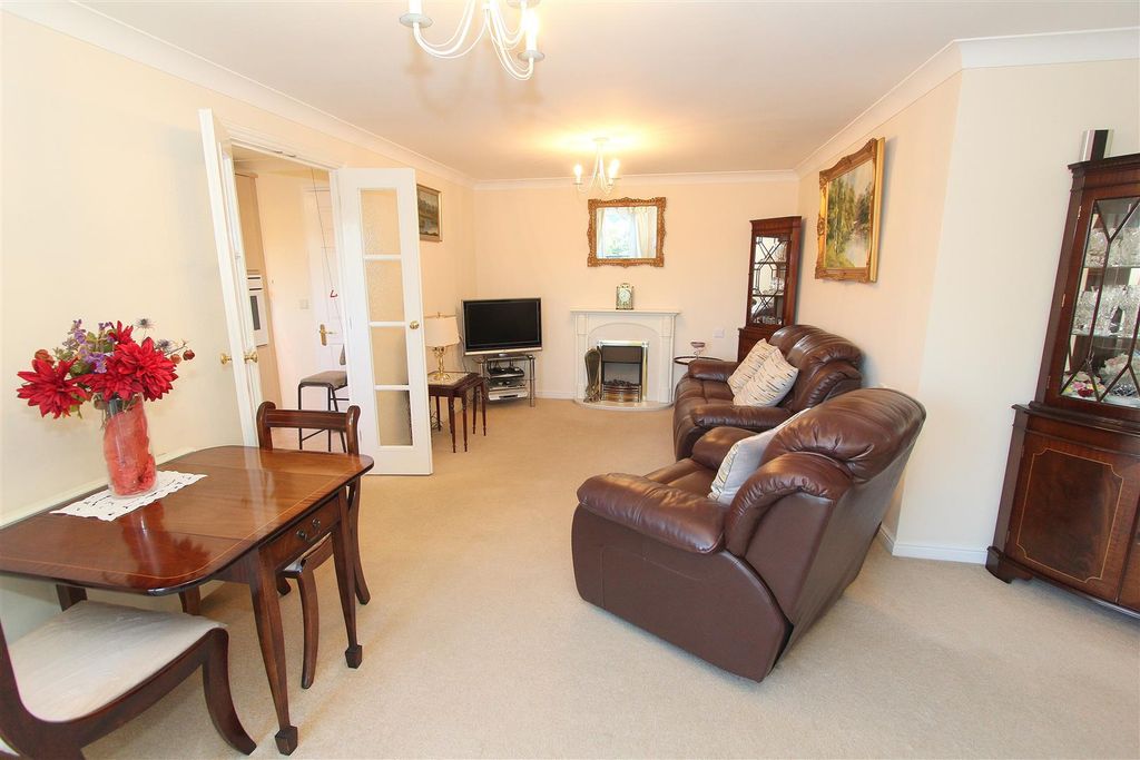 Property photo 1 of 24 Lounge c.Jpg