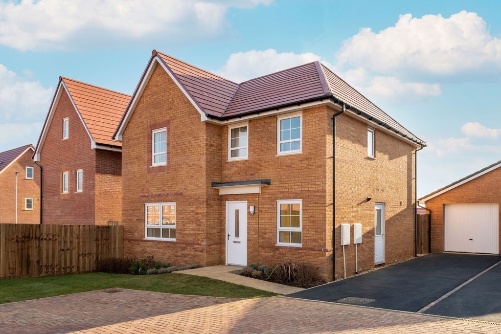 Property photo 1 of 10 Detached 4 Bedroom Radleigh Home