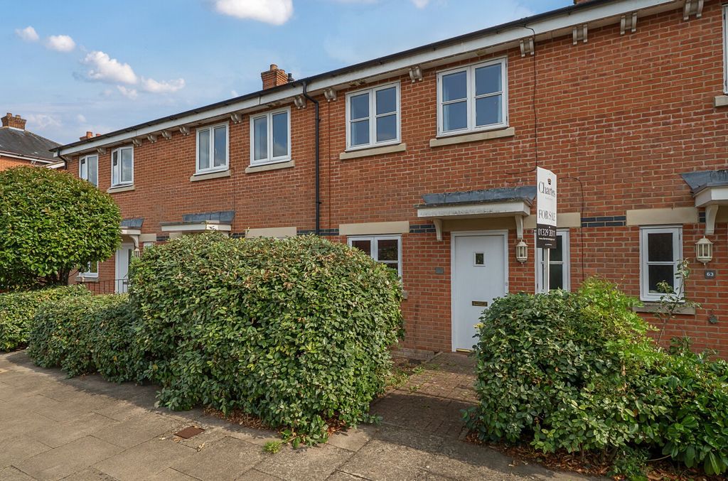 Property photo 1 of 16 1334416-1-689255F...