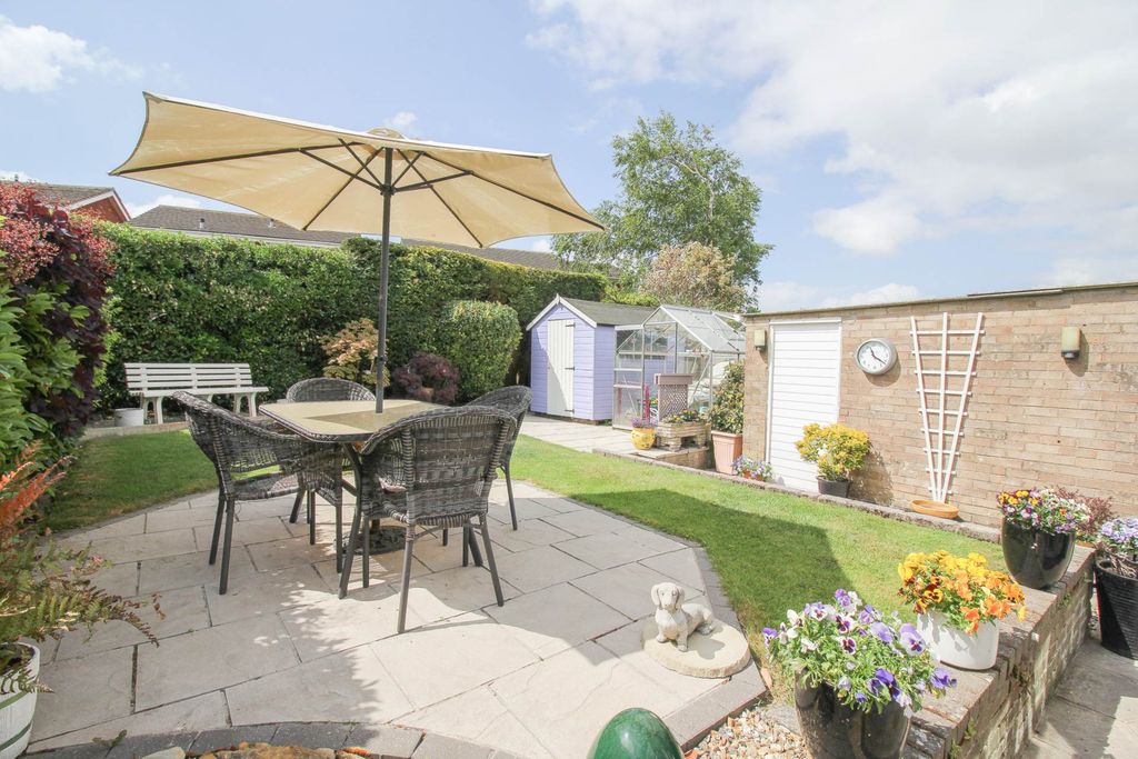 Property photo 2 of 17