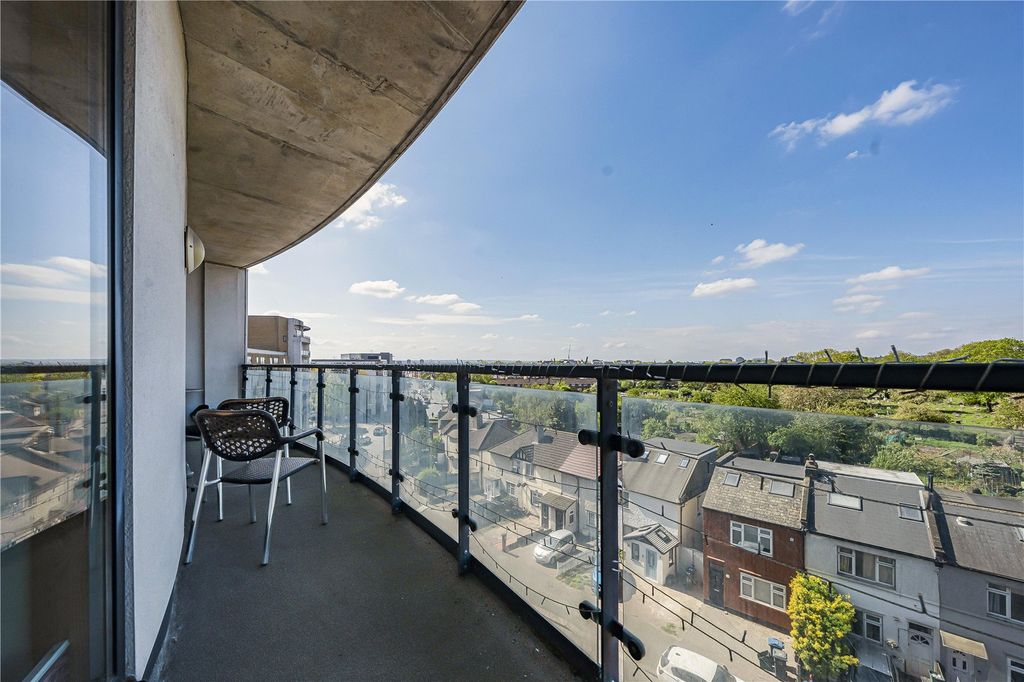 Property photo 3 of 9 Picture No. 12