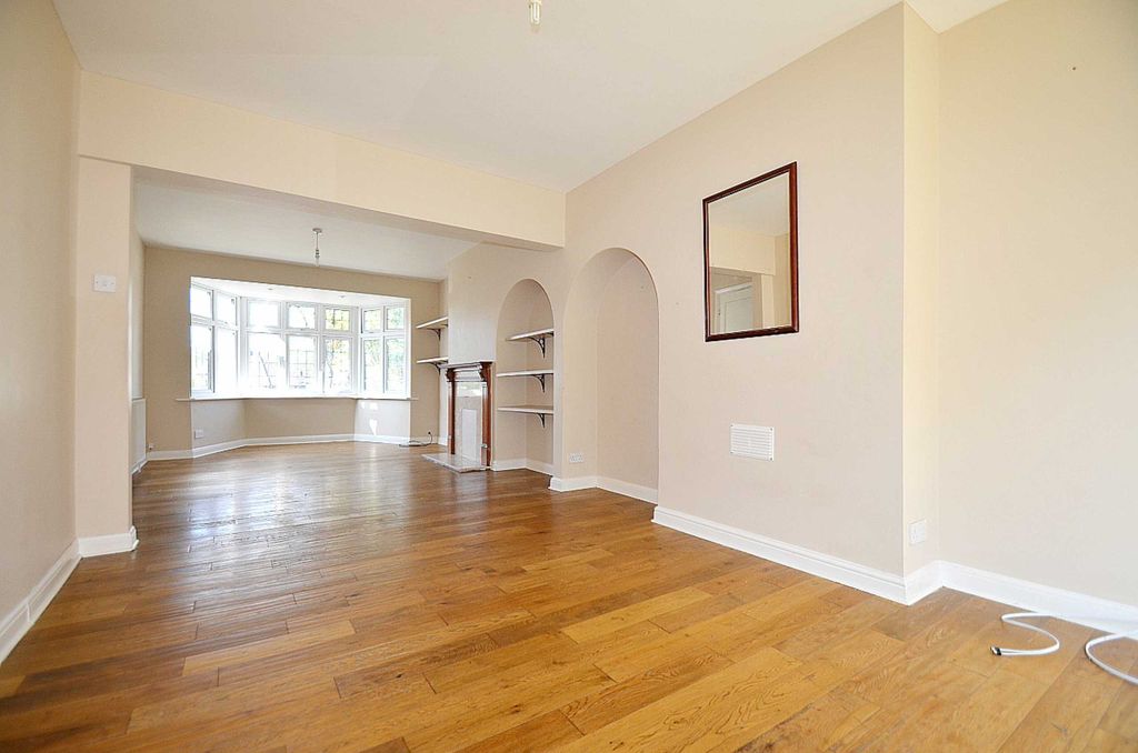 Property photo 2 of 11 Photo