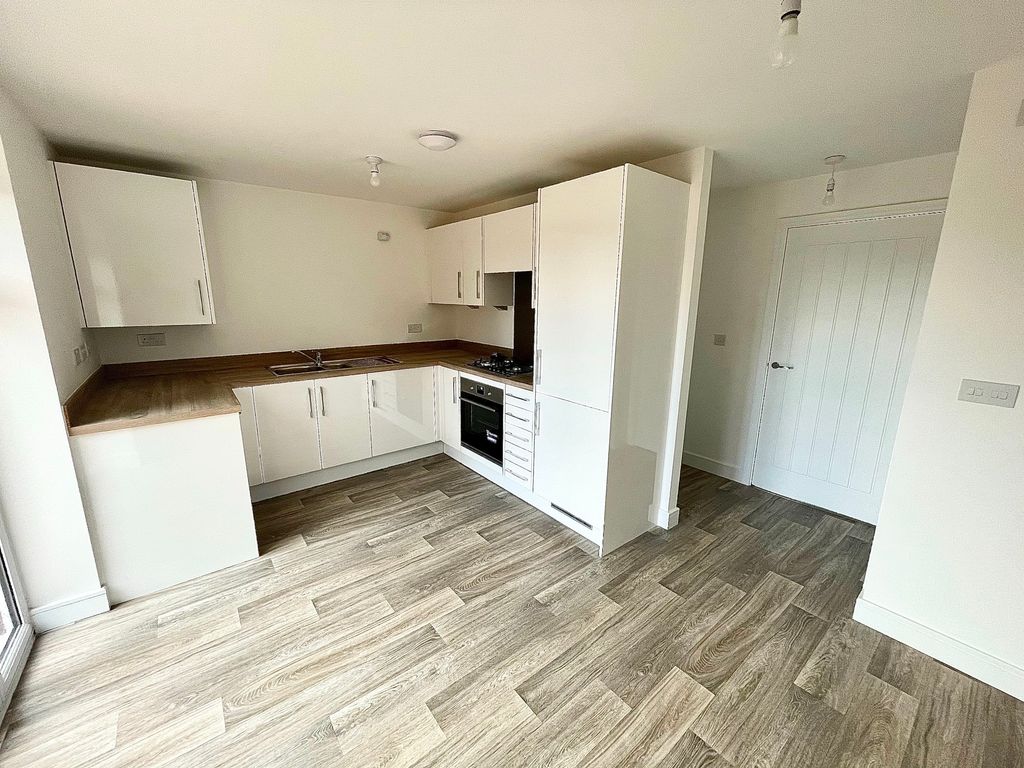 Property photo 2 of 23