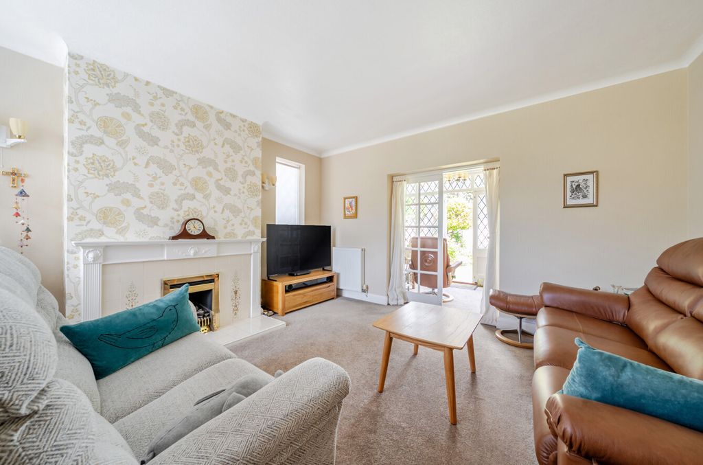 Property photo 2 of 17 1471612-18-6A27F0...