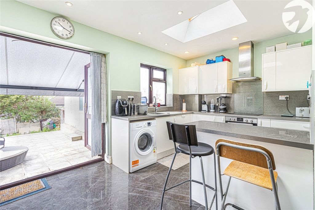 Property photo 2 of 19 Picture 2