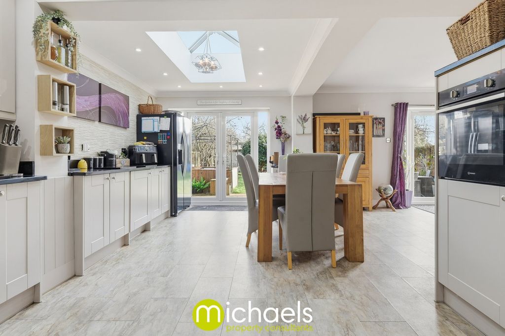 Property photo 3 of 27