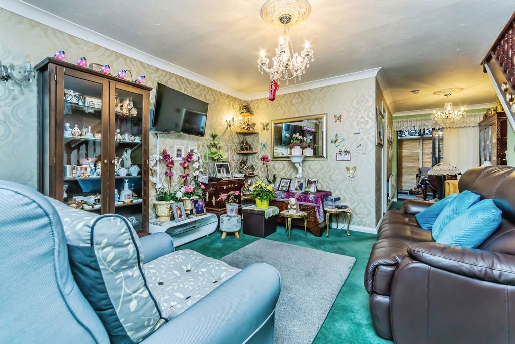 Property photo 3 of 18 Pbox-Img.Jpg