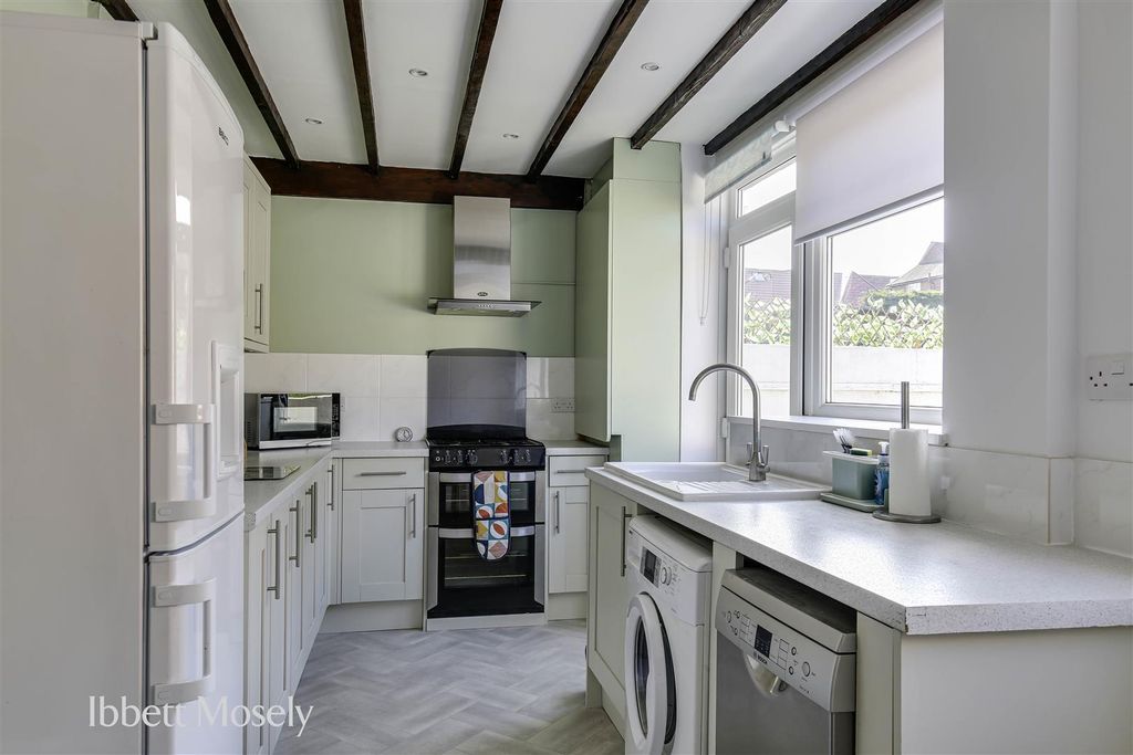 Property photo 2 of 8 Kitchen.Jpg