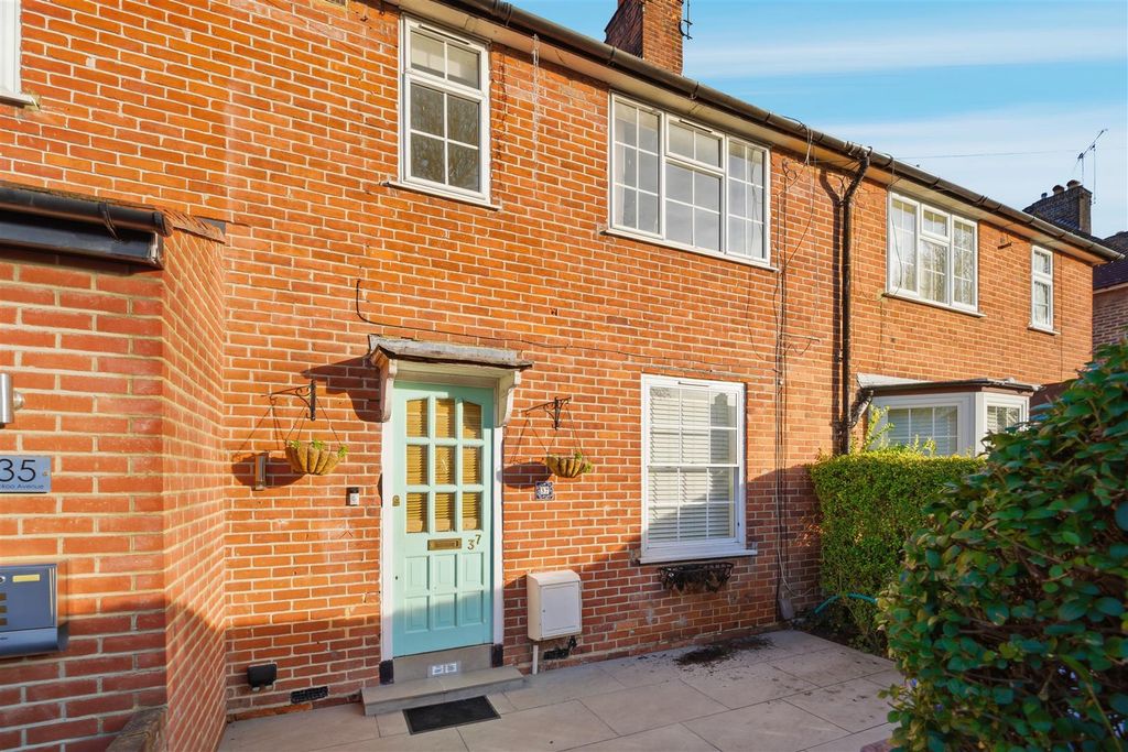 Property photo 2 of 15 37 Cuckoo Avenue.Jpg