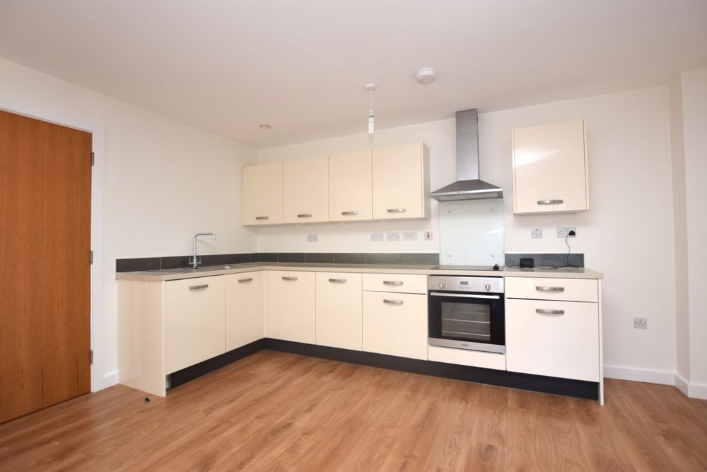 Property photo 3 of 7 Kitchen