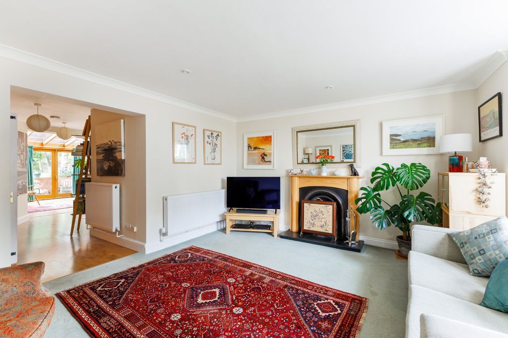 Property photo 3 of 17 Sitting Room