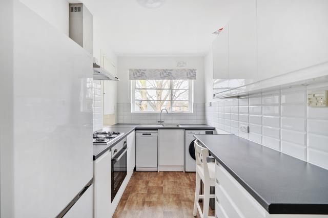 Property photo 2 of 18 Kitchen