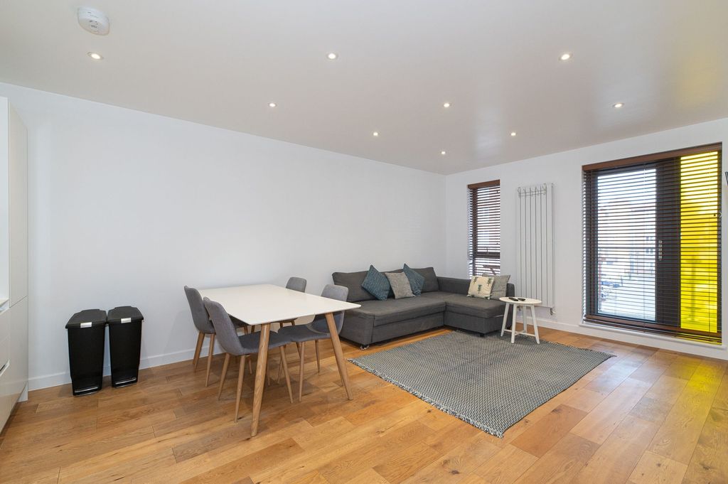 Property photo 2 of 29