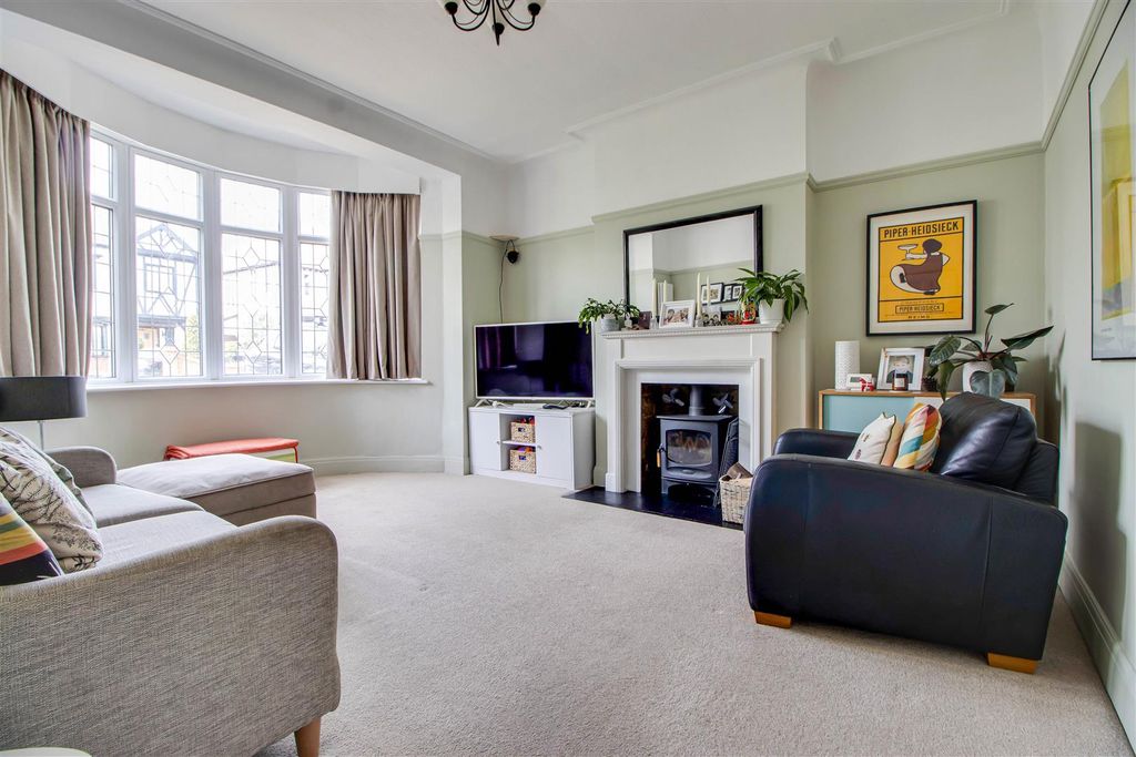 Property photo 3 of 24